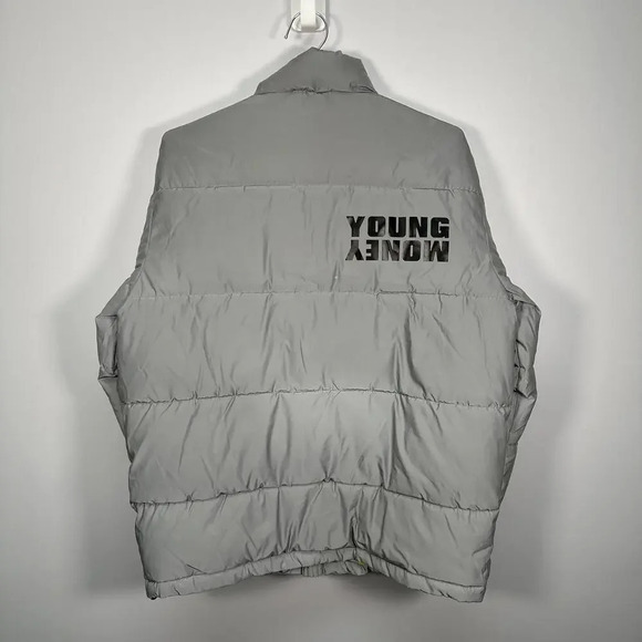 AE X YOUNG MONEY Silver Puffer Reflective Coat Medium - Picture 7 of 10